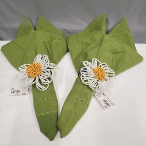SET OF 2 PIER 1 WHITE DAISY BEADED NAPKIN HOLDERS RINGS AND COTTON NAPKINS